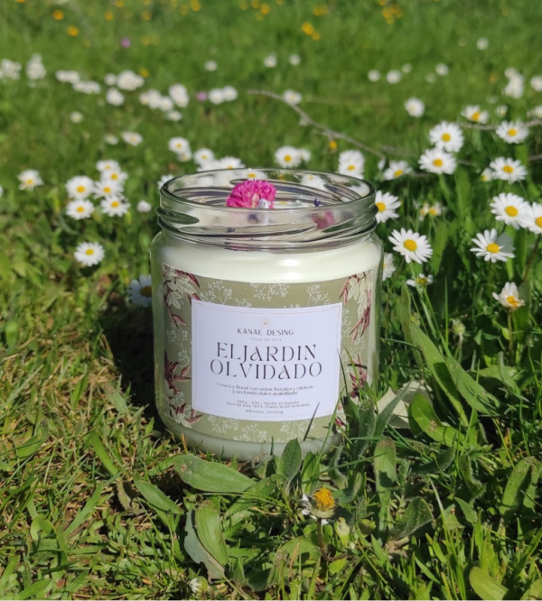 Velas aromáticas de Jardín Olvidado Kanae Desing