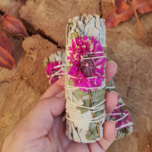 Sahumerio Salvia Blanca con Flores Dahlia, rituales de belleza interior